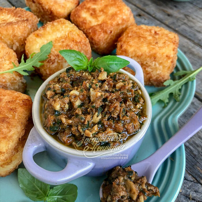 CROQUETINES CON DIP DE TOMATE Y ALBAHACA