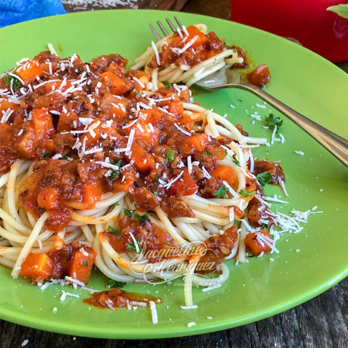 PASTA CON SALSA BOLOÑESA DE SALCHICHA ITALIANA