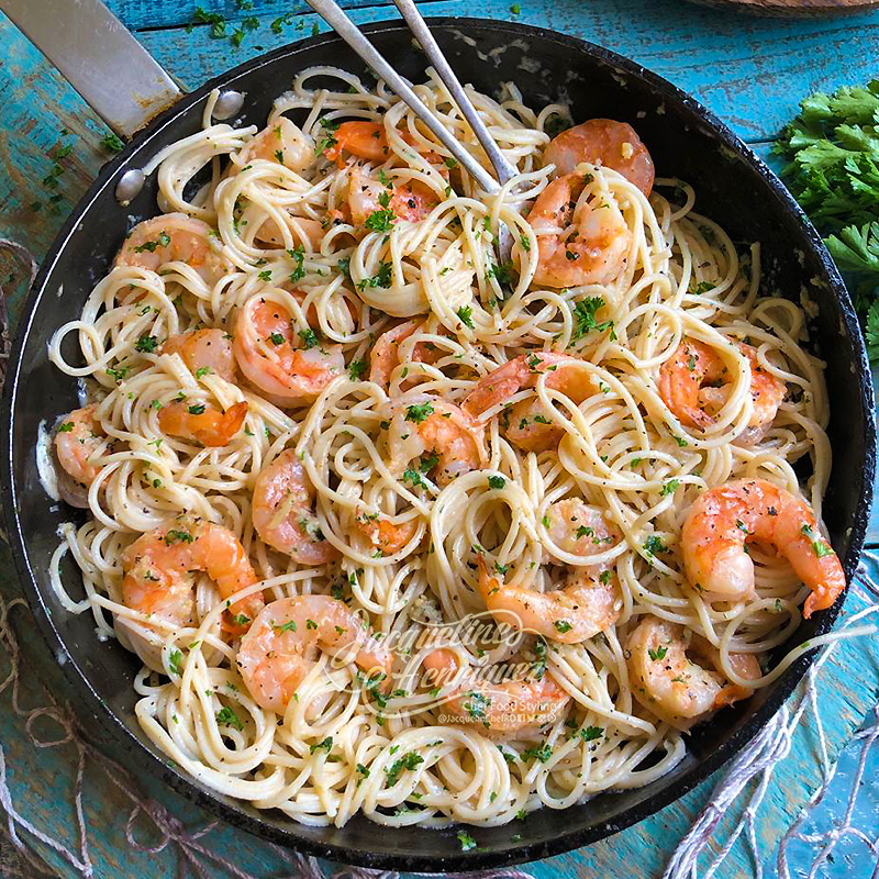 PASTA CON CAMARONES AL AJILLO