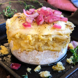 MANGU CON QUESO BRIE