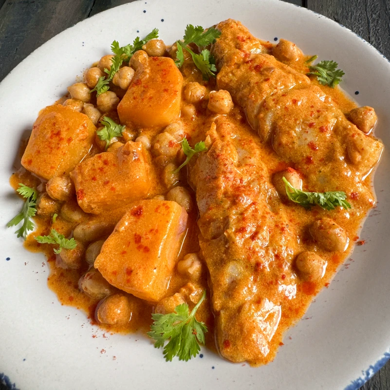 BACALAO CON PAPA, GARBANZO Y COCO