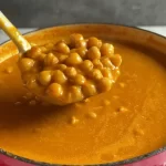 Garbanzos guisados con coco